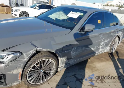 2022 BMW 530E z USA, uszkodzony, nr VIN WBA13AG09NCH92758